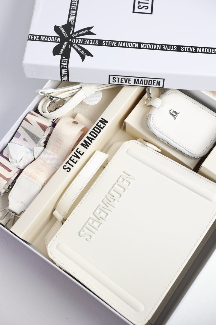 Steve Madden شنطة ابيض