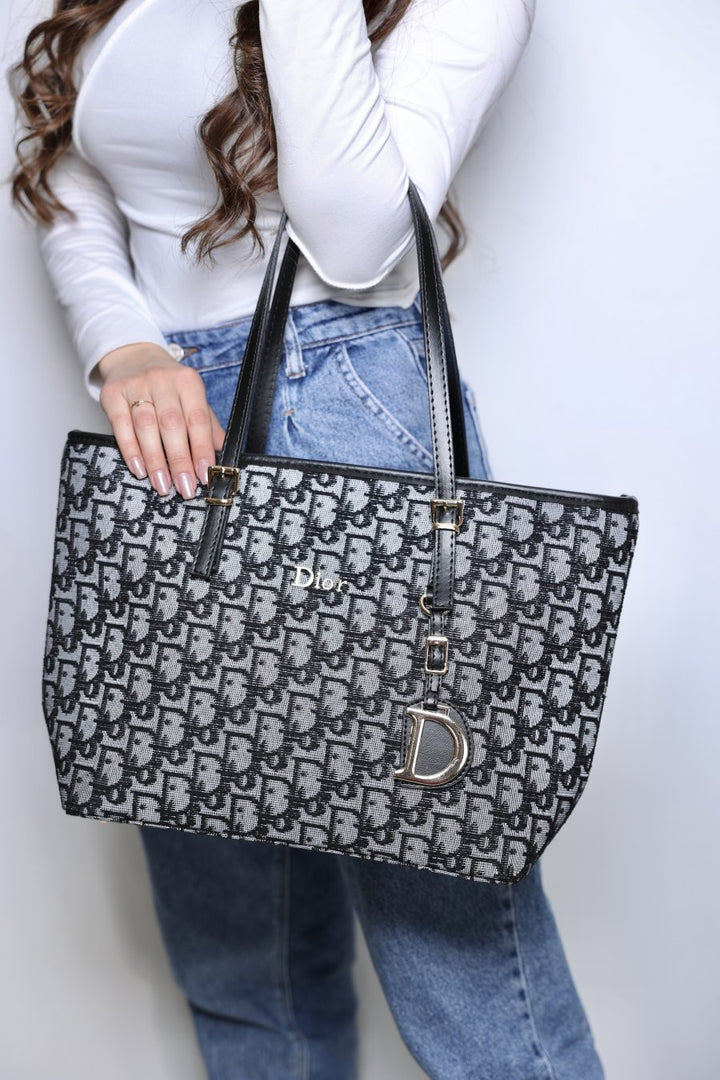 شنطة Dior حجم كبير