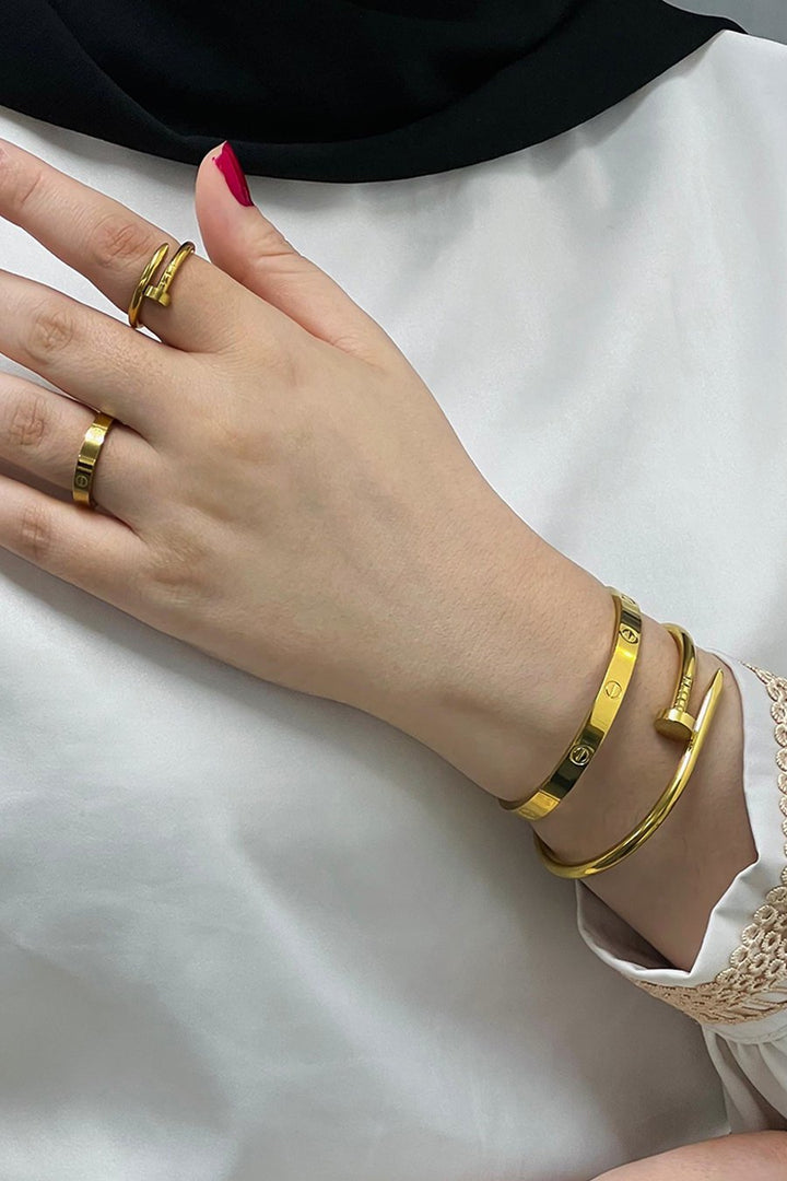 طقم اساور مع خواتم من cartier